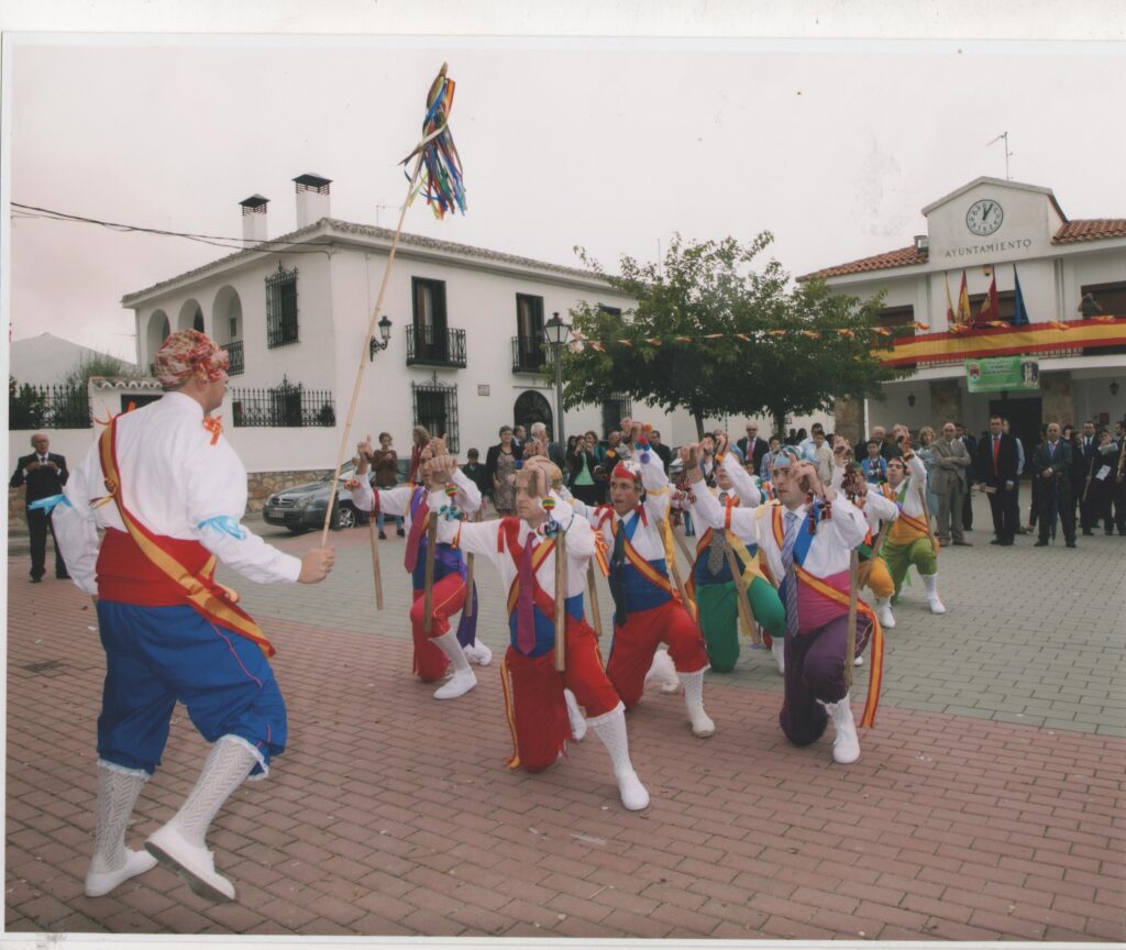 Ecos de danza y tamboril (Montalbo)